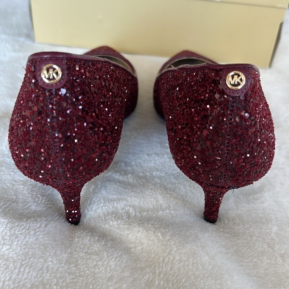 NIB Michael Kors red glitter kitty heels size 7.5 - Picture 3 of 5